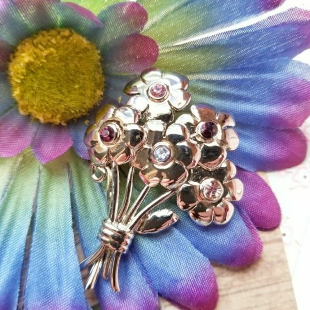 Vintage flower bouquet brooch pin